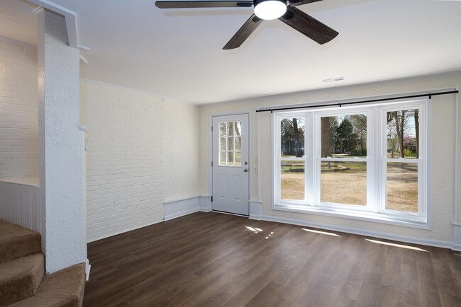 Building Photo - 1190 Blue Creek Rd