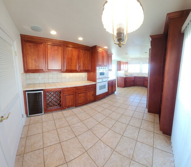 Building Photo - THOSE MORRO BAY VIEWS! Bright and Airy 2 b...