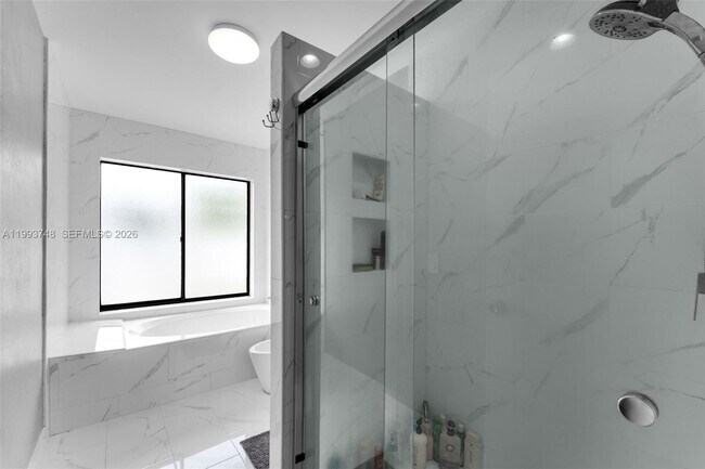 Building Photo - 10290 SW 145th Pl