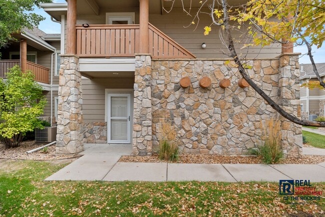 Building Photo - Charming Main Floor Condo in Water Valley