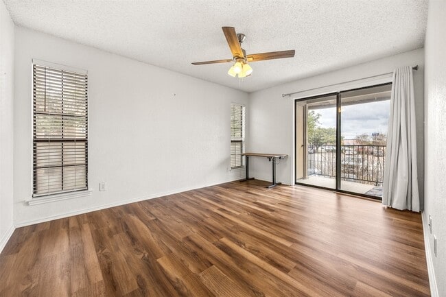 Building Photo - 1202 Thorpe Ln