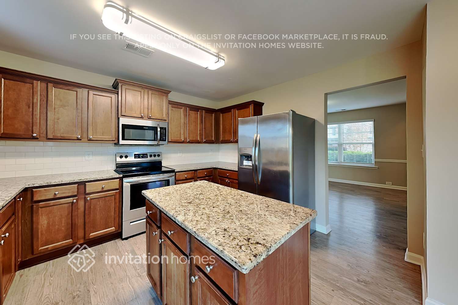 Building Photo - 925 Donington Cir SE