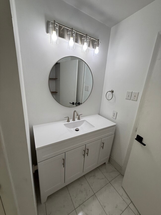 Building Photo - 5603 Buddingwood Dr