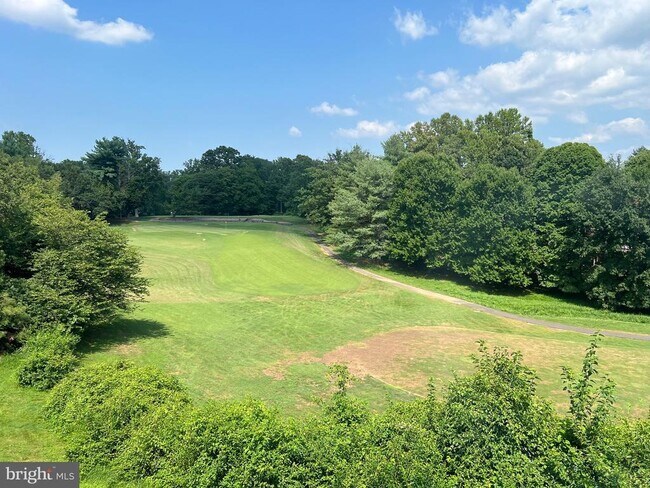 Building Photo - 12100 Greenway Ct