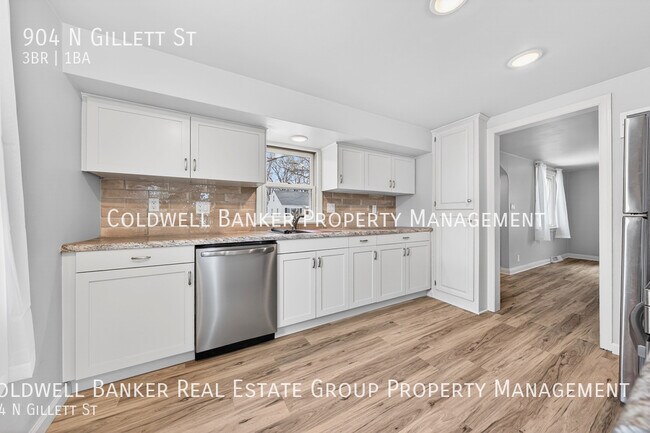 Building Photo - 904 N Gillett St