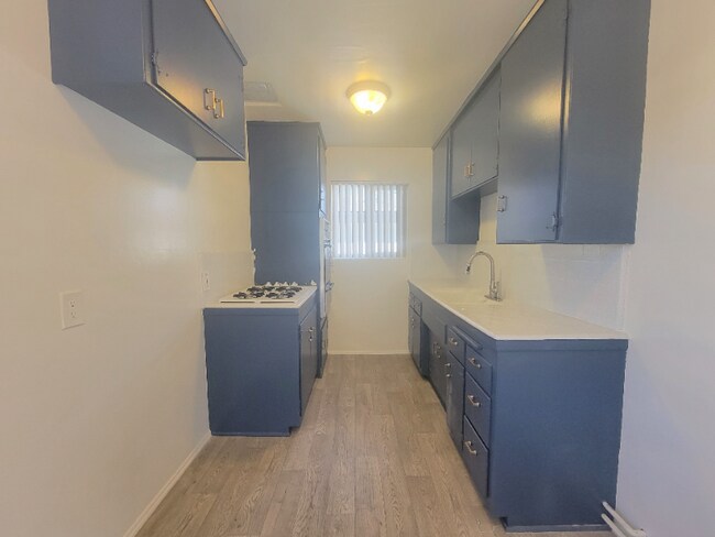 Building Photo - 2516 Vanderbilt Ln
