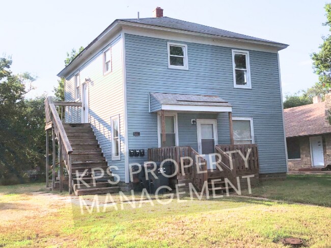 Primary Photo - 665 S Kansas St