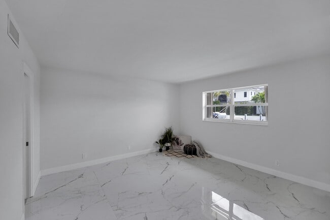 Building Photo - 750 NE Spanish River Blvd