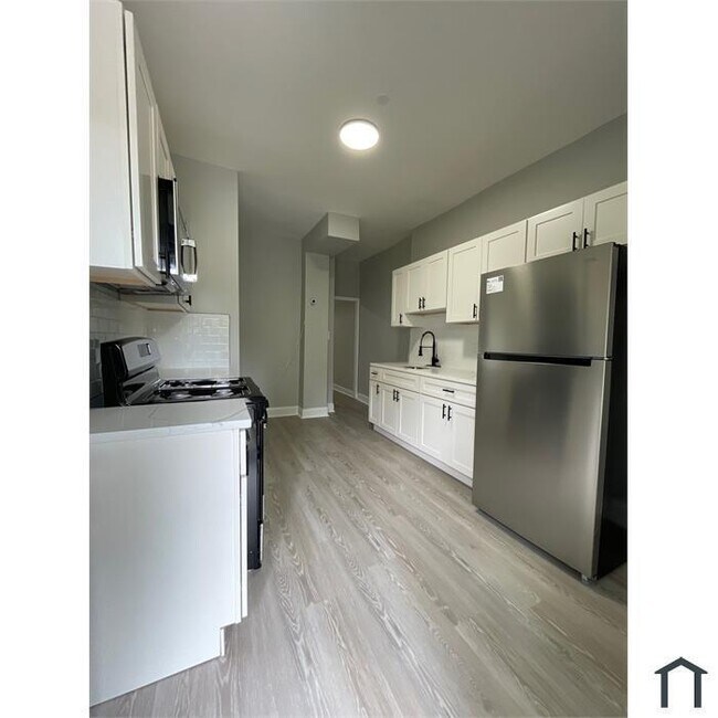 Building Photo - 3 Bedroom - Voucher Accepted
