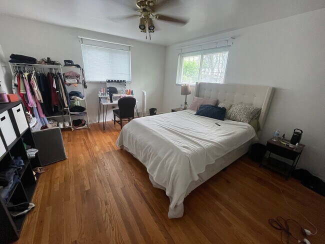 Building Photo - 533-535 Cumberland Rd (159)