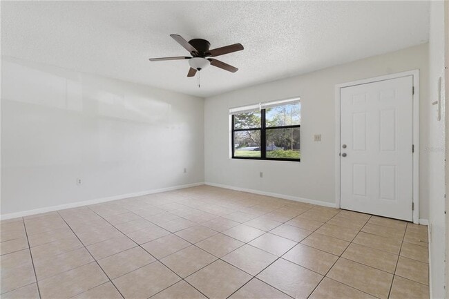 Building Photo - 216 4th Ave SW