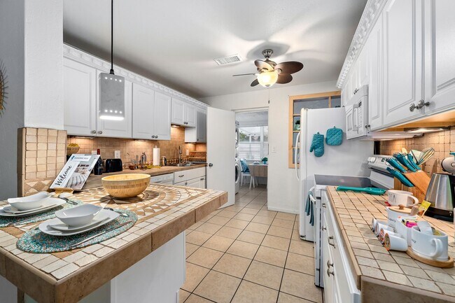 Building Photo - 6 Palmetto Dr