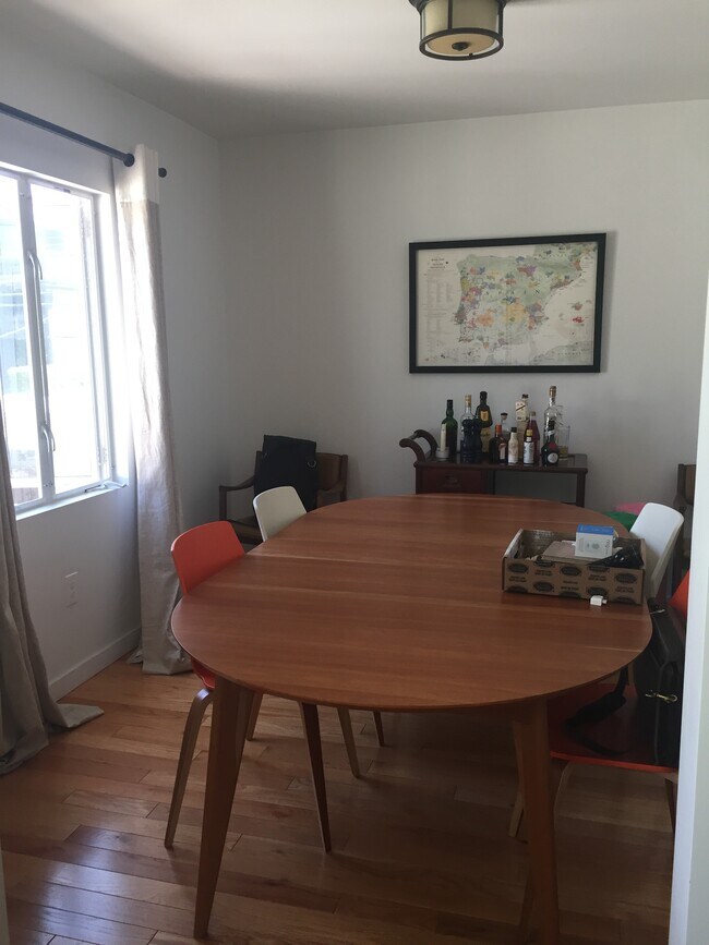 Building Photo - 128 S Hayworth Ave