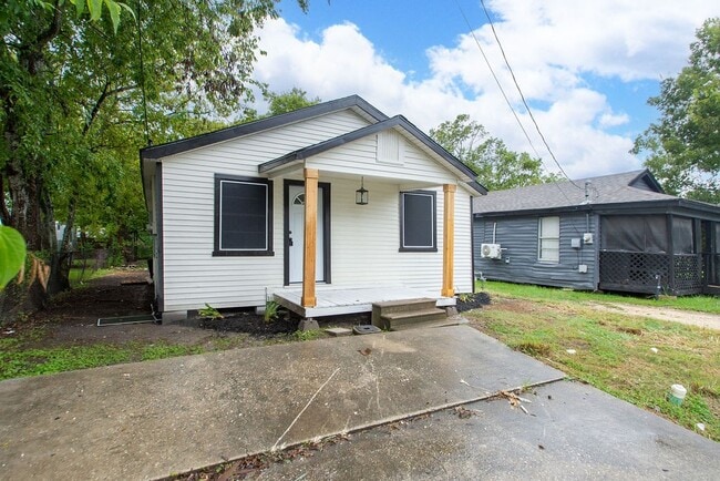 Building Photo - 2425 Fayle St
