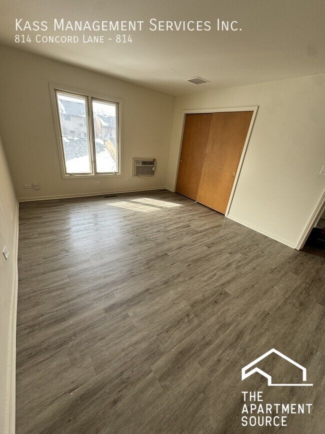 Building Photo - 814 Concord Ln