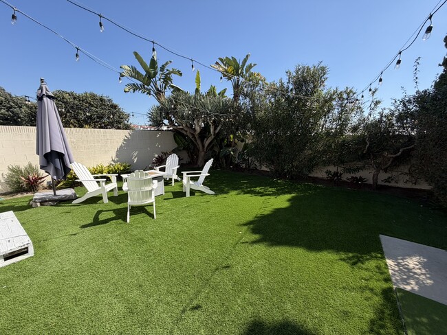 Building Photo - 544 8th St