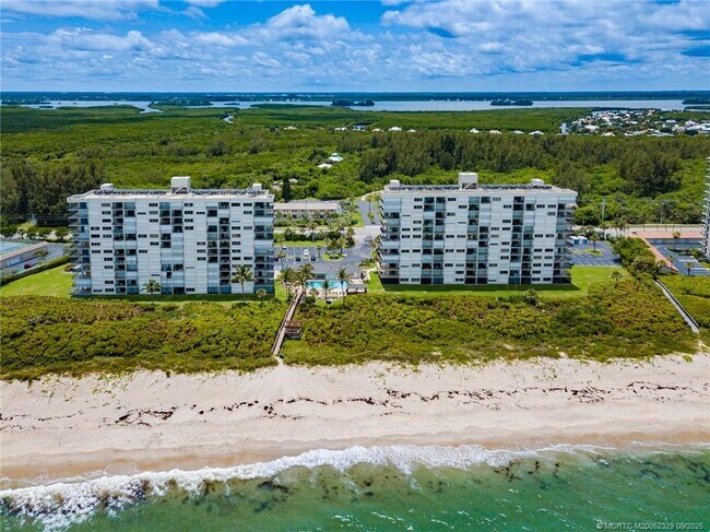 Building Photo - 4200 N Hwy A1A
