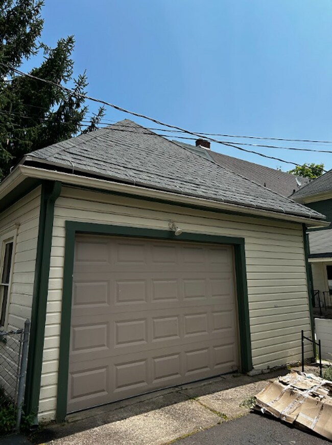 Building Photo - 805-807-807 N Irving Ave