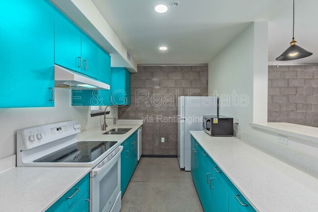 Building Photo - 129 N 11th Ave