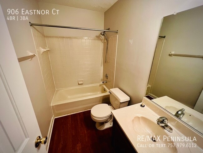 Building Photo - 906 Eastnor Ct