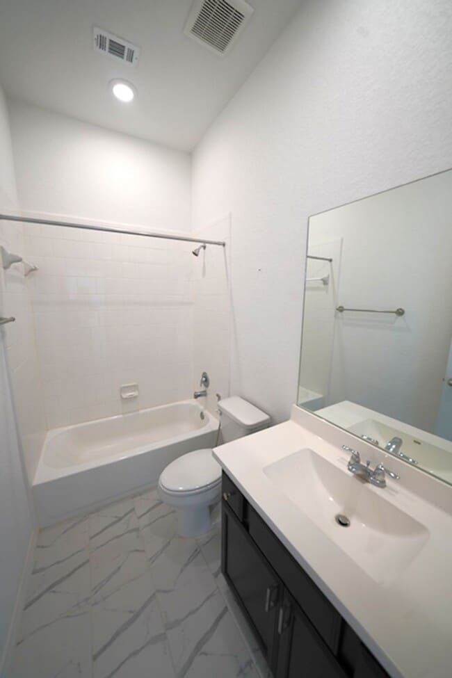 Building Photo - Luxury Living in Davis Ranch