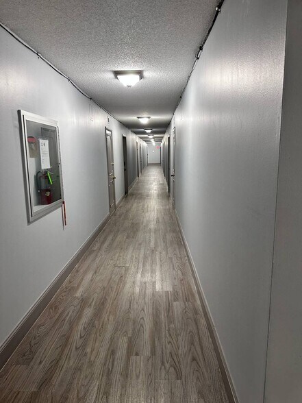 Building Photo - 3161 S Ocean Dr