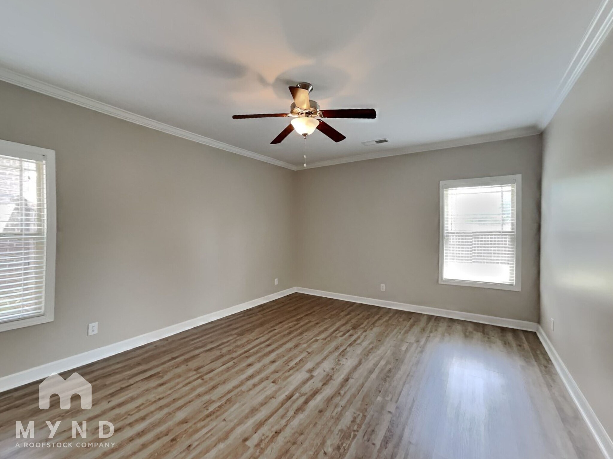 Building Photo - 214 Balota St