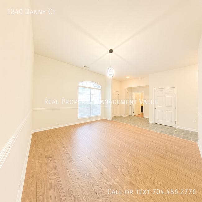 Building Photo - 1840 Danny Ct