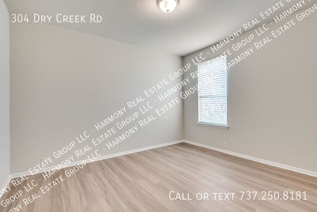Building Photo - 304 Dry Creek Rd