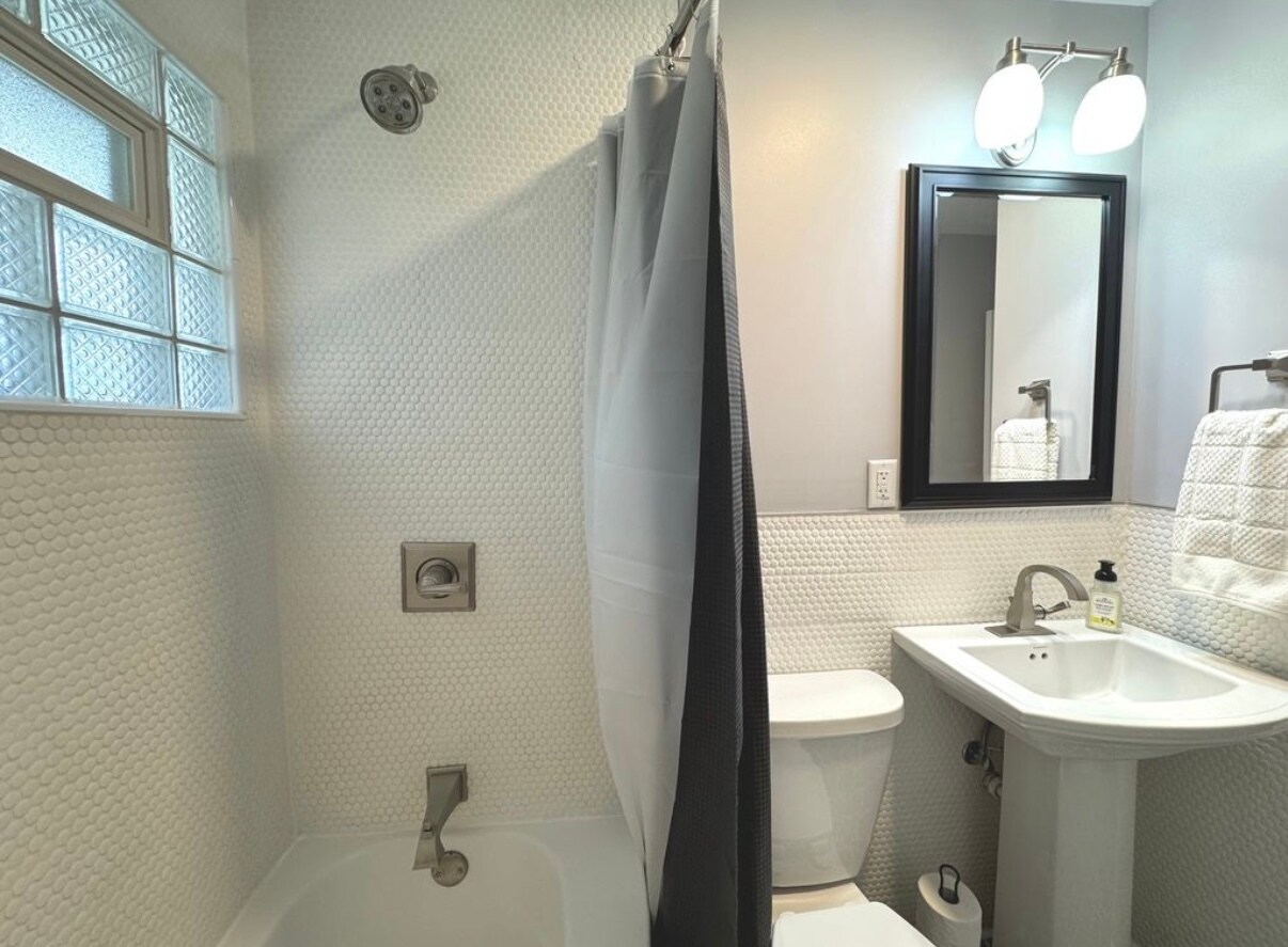 Building Photo - 681 Stockton Heights Dr