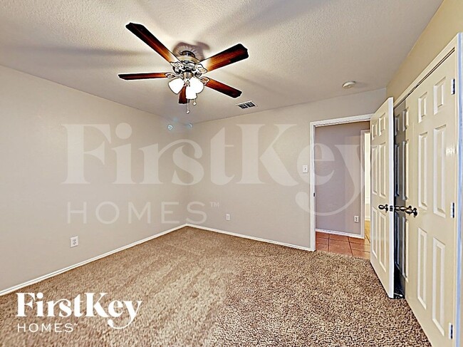 Building Photo - 12640 Shady Cedar Dr