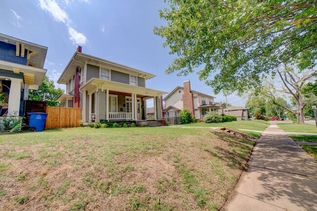 Building Photo - Downtown 3/2.5 Fully Remodeled!