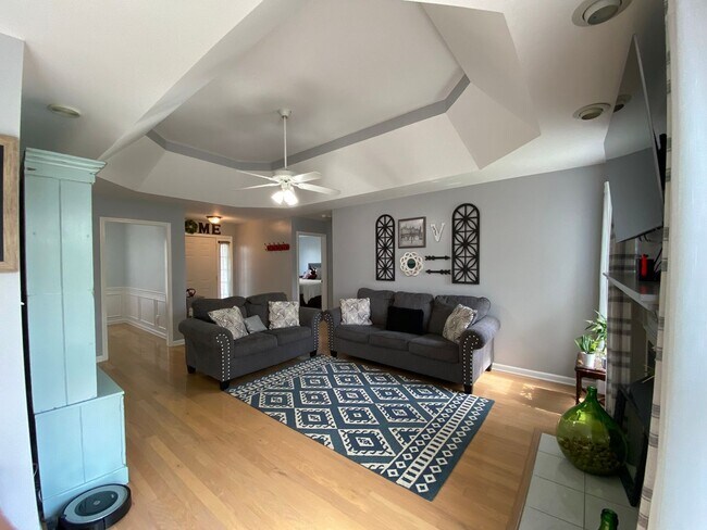 Building Photo - 3672 Fieldstone Dr