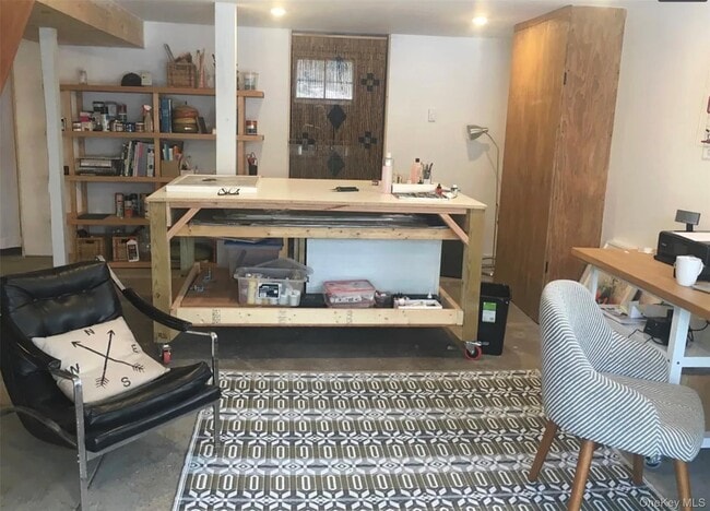 Building Photo - 136 School St