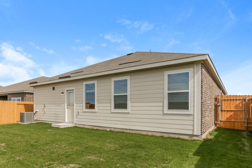 Building Photo - 208 Julian Davis Dr