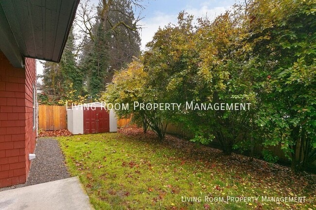 Building Photo - 12233 SE River Rd