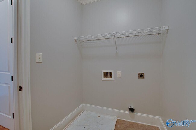 Building Photo - 6421 Lincoln Park Pl NW