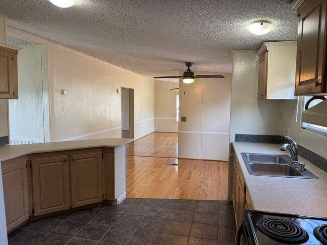 Building Photo - Three Bedroom Doublewide in Claremont