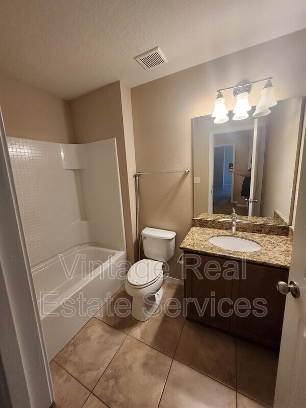 Building Photo - 4721 Chatterton Way