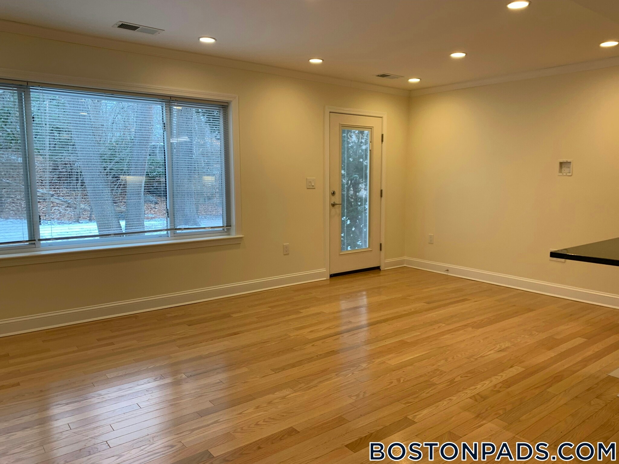 Building Photo - 172 Thornton Rd