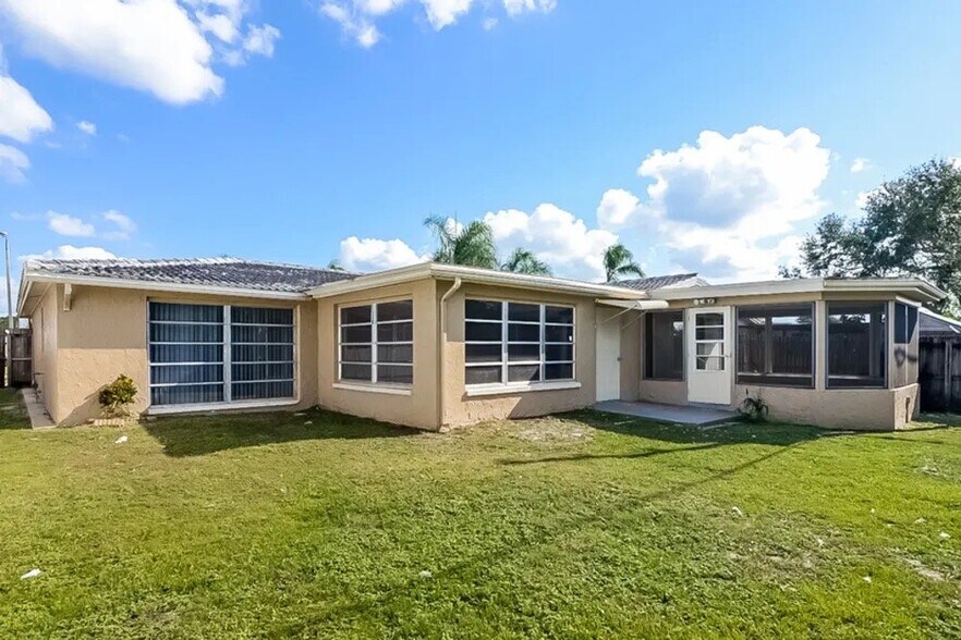 Building Photo - 2851 US-19