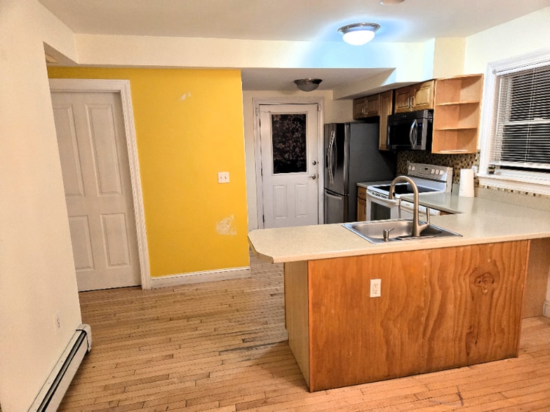 Building Photo - 41 Pine St