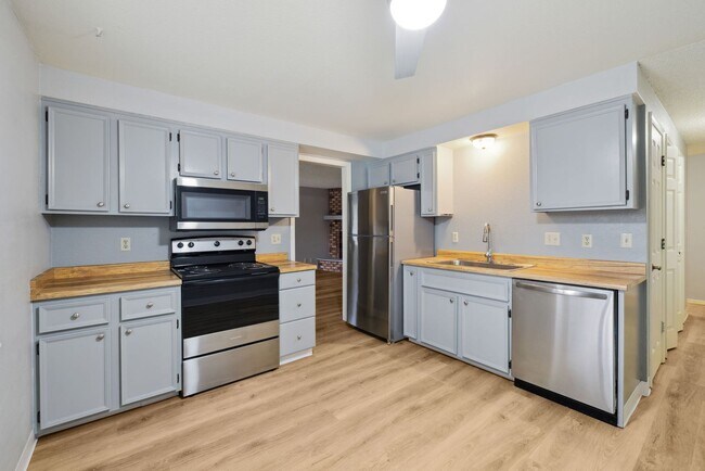 Building Photo - 3 Bedroom home near Boise River and Green ...