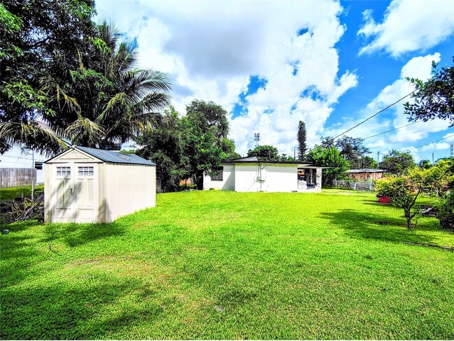 Building Photo - 6134 Buchanan St