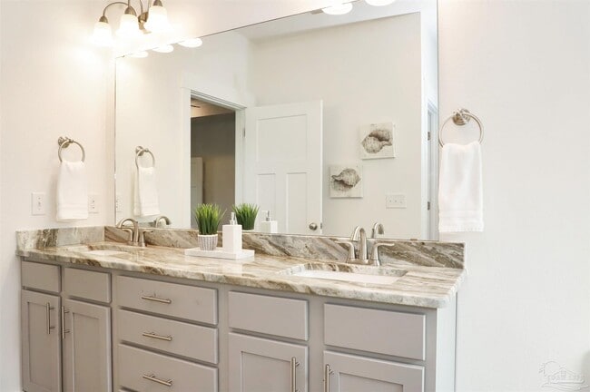 Building Photo - 2110 Cambridge Park Dr