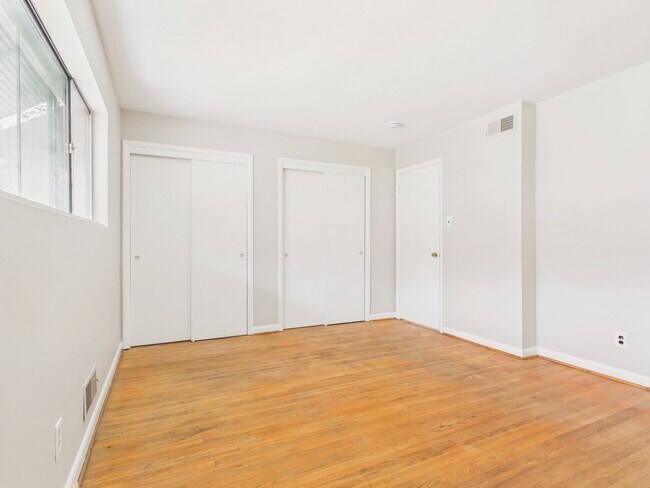Building Photo - 3 Bedroom in Harrisburg