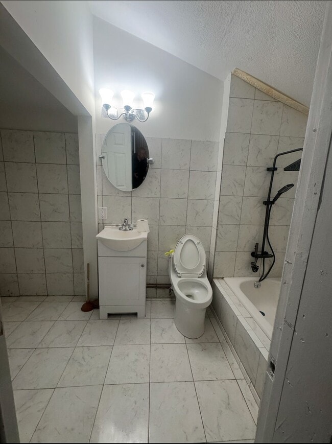 Building Photo - 374 NH-125