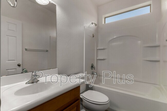 Building Photo - 4211 N 153rd Dr