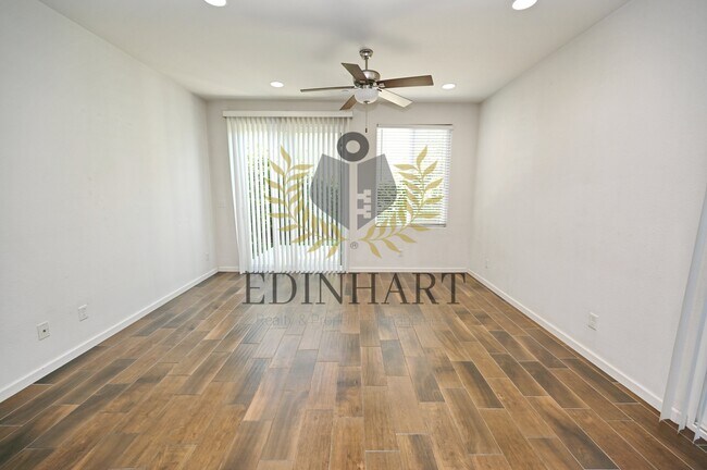 Building Photo - 3238 Lahar Ln