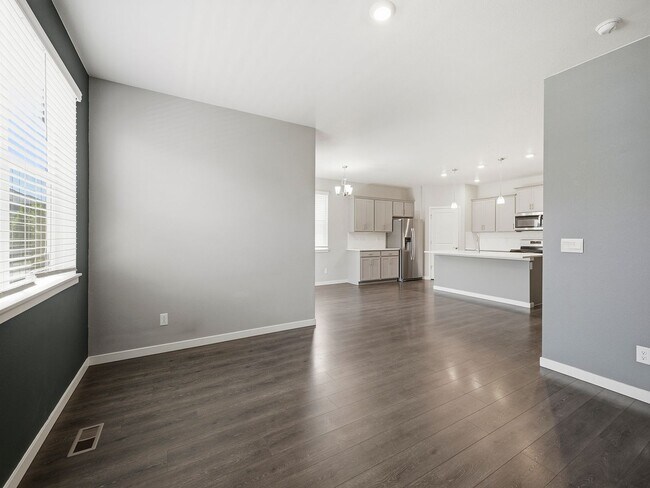 Building Photo - Gorgeous 4-Bed 2-Bath home Fort Collins, CO!